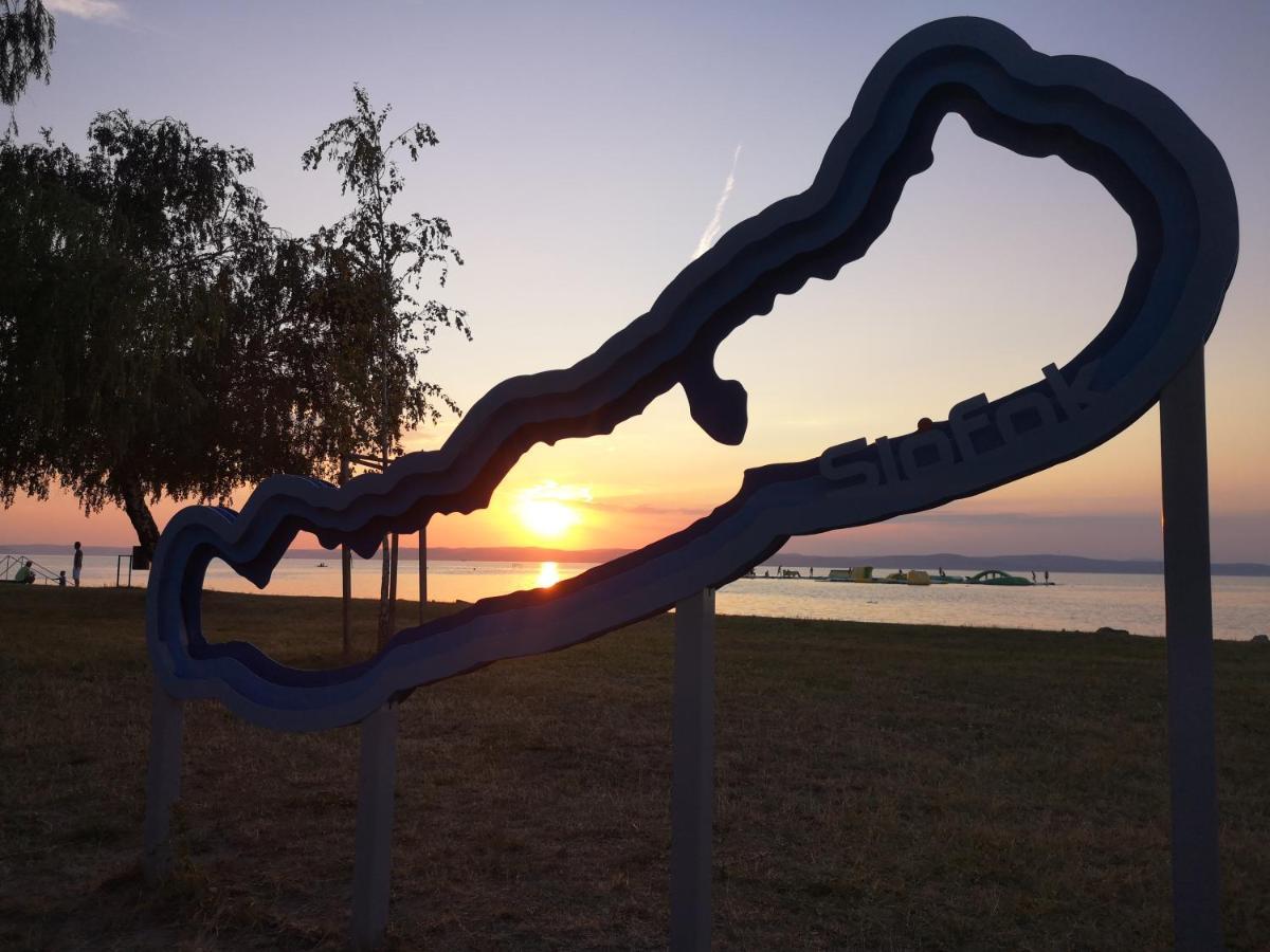 Eda Beach Apartman Siófok Buitenkant foto