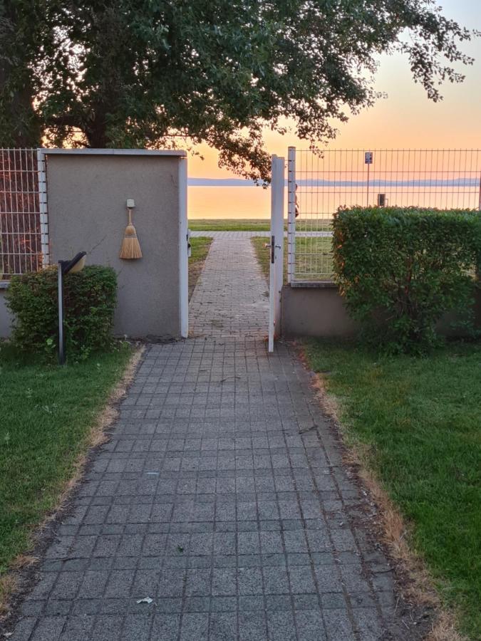 Eda Beach Apartman Siófok Buitenkant foto